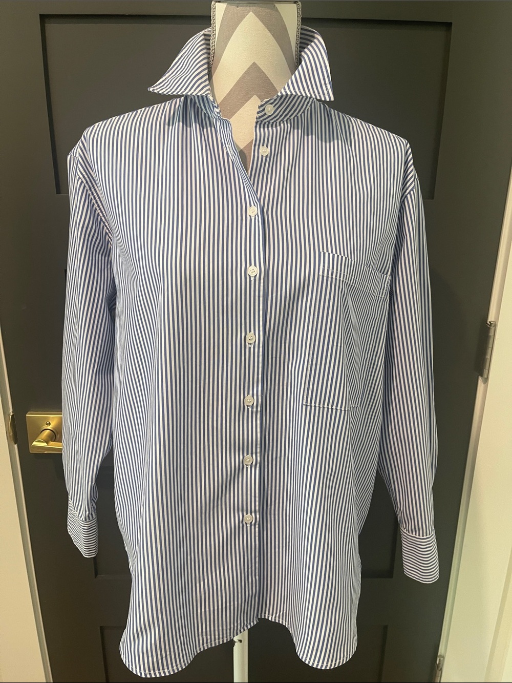 Tahari Preppy Cotton Striped Button Down Shirt 3 Button Cuff  Size S